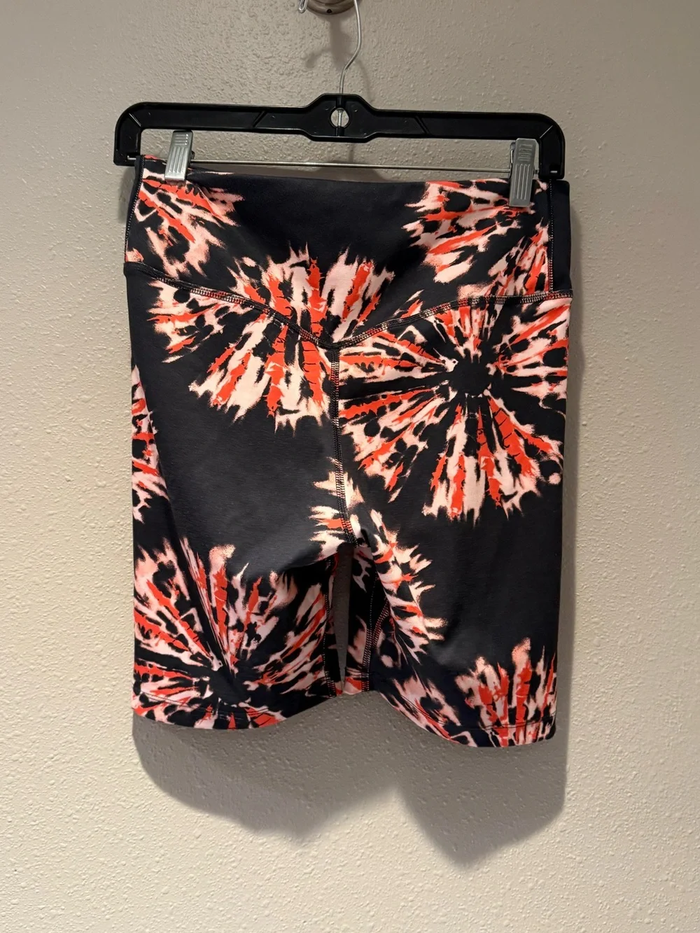 Nike High-Rise Sunburst Tie Dye Biker Shorts Black Orange Size Medium